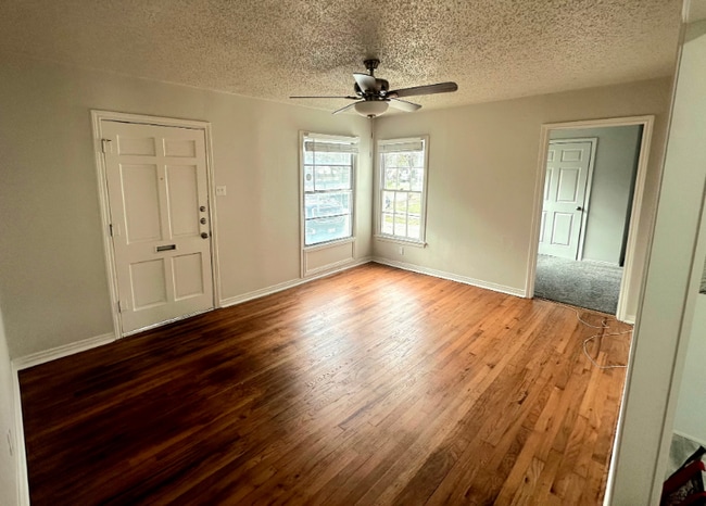 Photo - 8241 Norvell Dr House