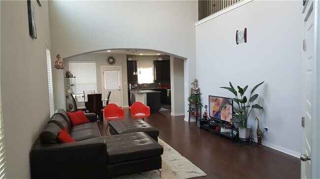 Building Photo - 16105 Hawthorne Heights Trail