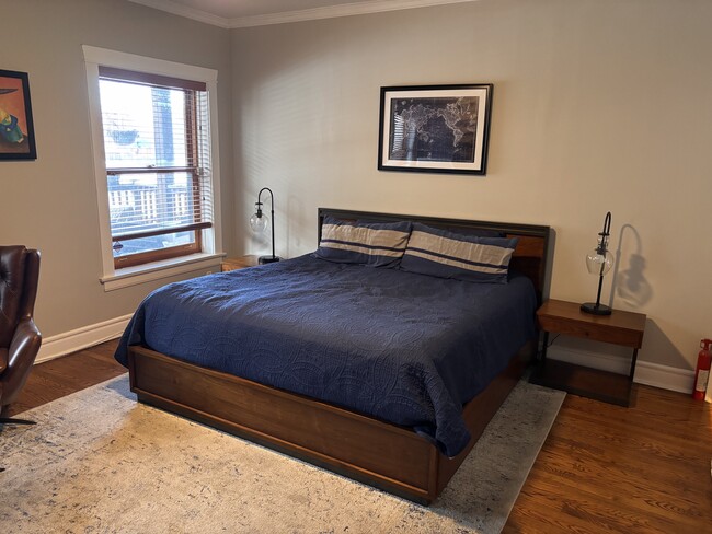 Master Bedroom - 642 W Bittersweet Pl