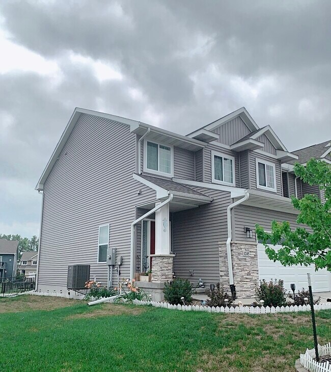 The frontal view of the house - 1245 Chipman Ln