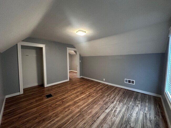 Foto del edificio - Beautifully Refreshed Three-Bedroom Single-Family Home in Park West