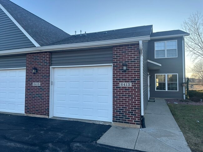 Building Photo - 6413 Oak Crest Ln