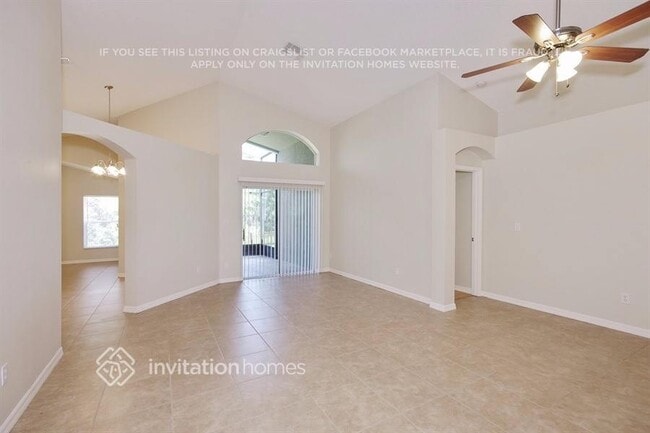 Building Photo - 2242 Pelinion St