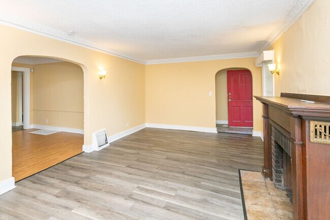 Building Photo - Kansas City 3 Bed 1 Bath Home