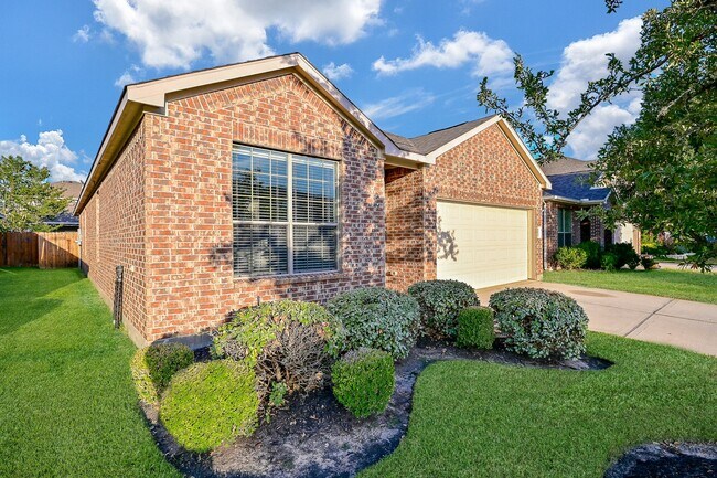 Foto del edificio - 15406 Key Crest Ln