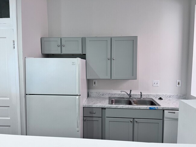 Kitchen 2 - 1425 S 10th St