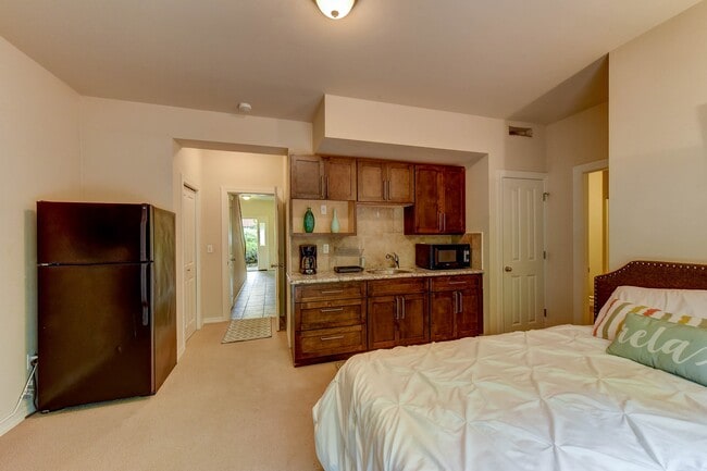 Building Photo - 14884 NE 78th Way