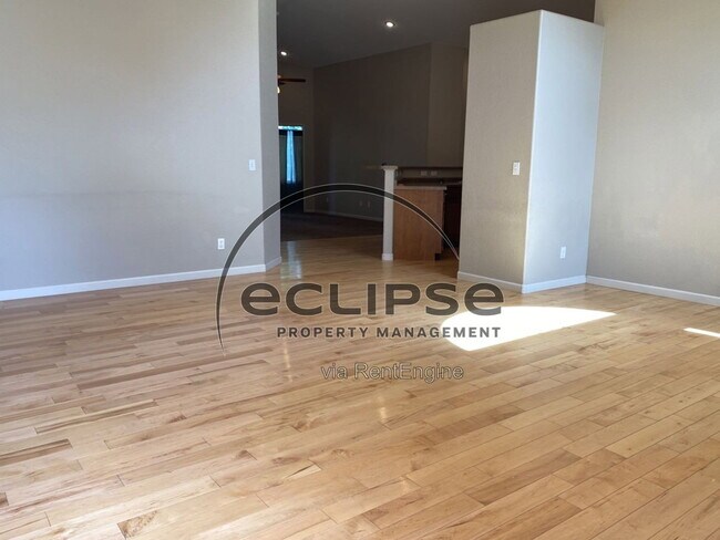 Foto del edificio - 100 Riverwood Dr
