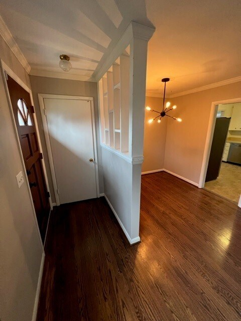 Building Photo - 521 River Rouge Dr