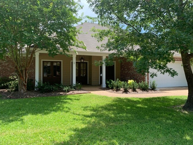 Building Photo - Perfect location in Harvey Crossing Subdiv...