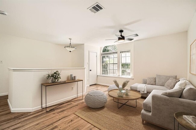 Building Photo - 8801 Piney Creek Bend