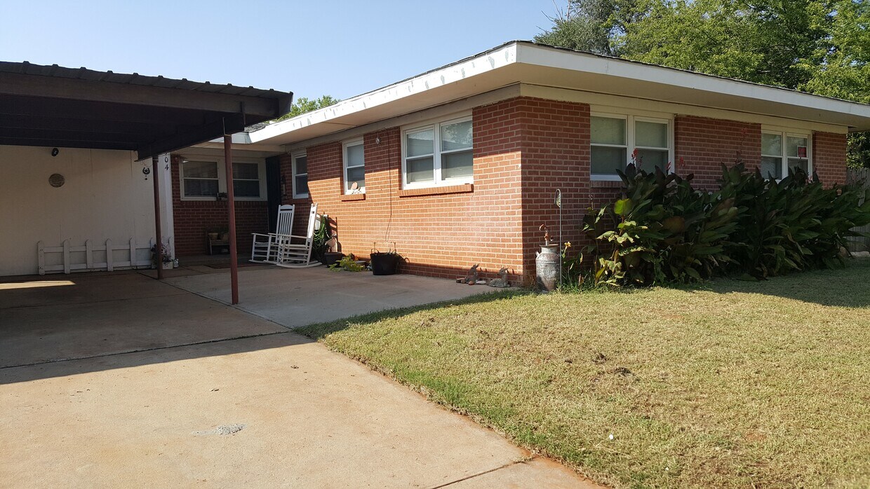 Primary Photo - 304 Potomac Rd