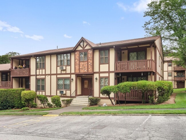 Building Photo - 410 Sierra Vista Ln