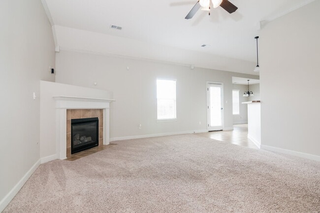 Building Photo - 2571 Blue Ridge Dr