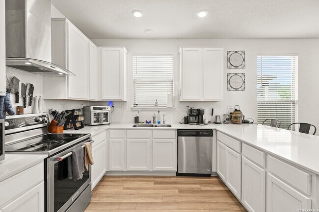 Building Photo - 355 Deer Crest Dr