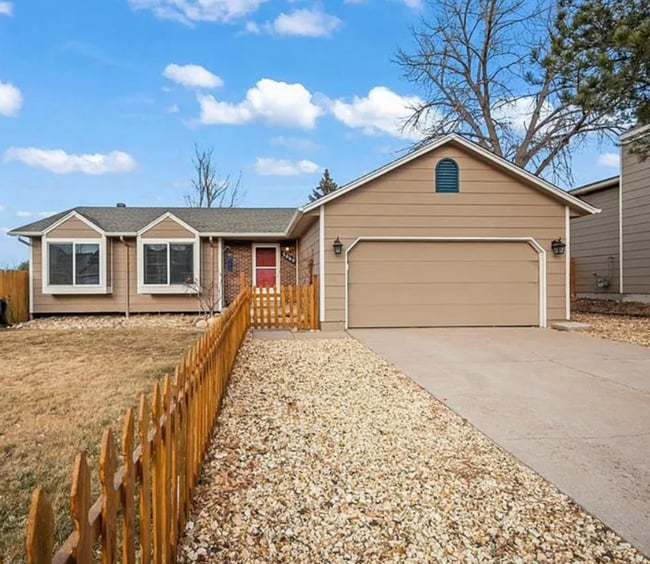 Photo - 3060 Maverick Dr- House