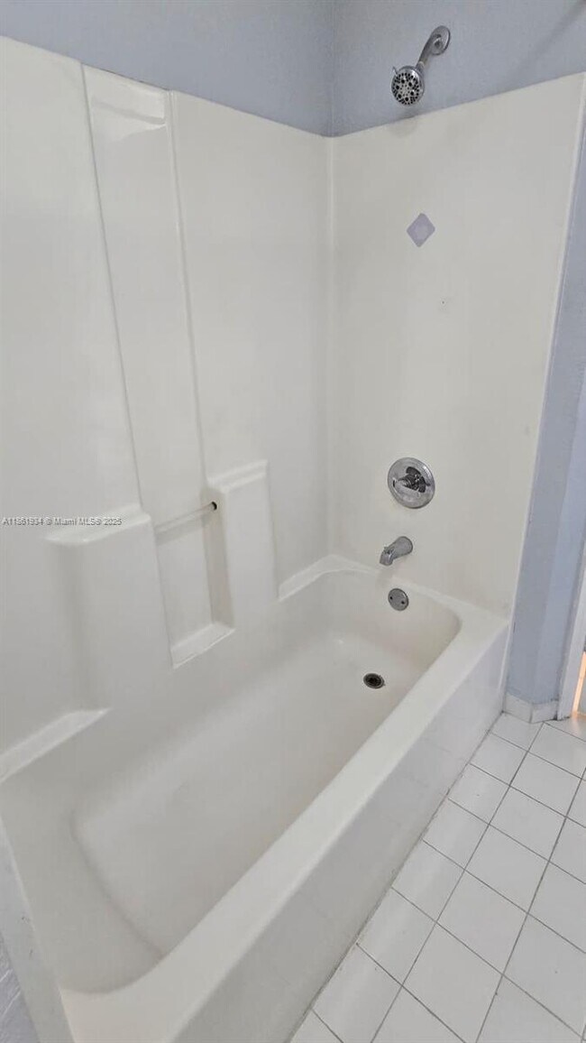 Foto del edificio - 7640 NW 182nd Ter