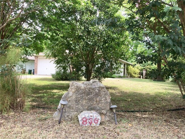 Foto del edificio - 836 Latteridge Dr