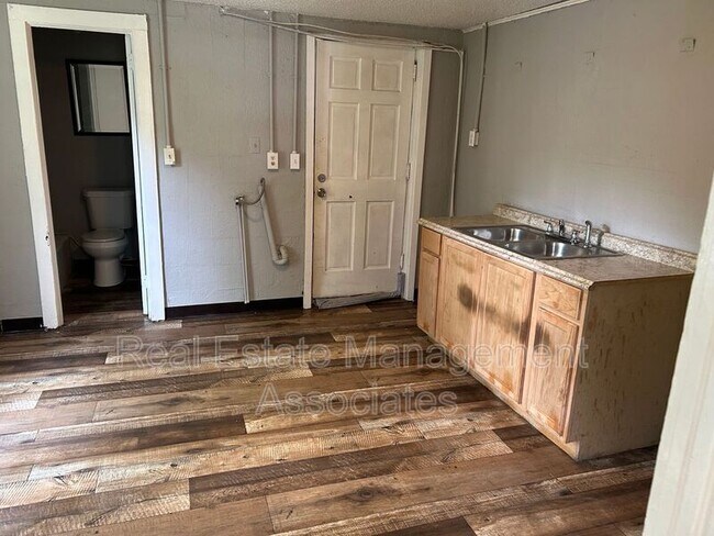 Foto del edificio - 225 N 3rd St