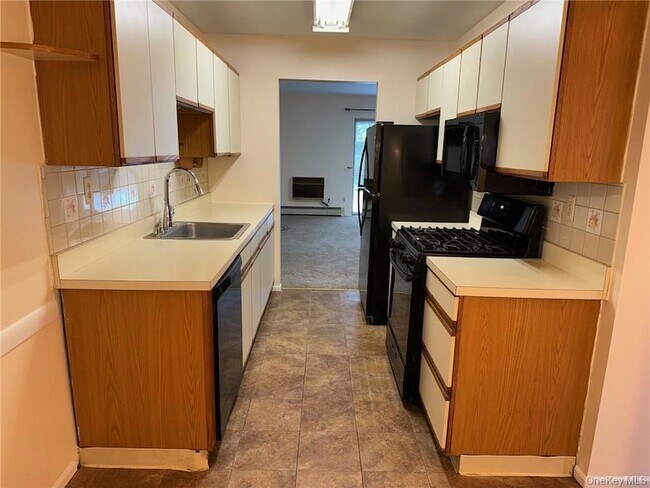 Foto del edificio - 100 Hillside Dr