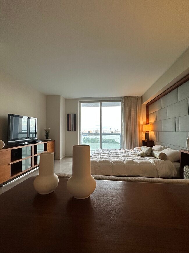 Building Photo - 50 Biscayne Blvd