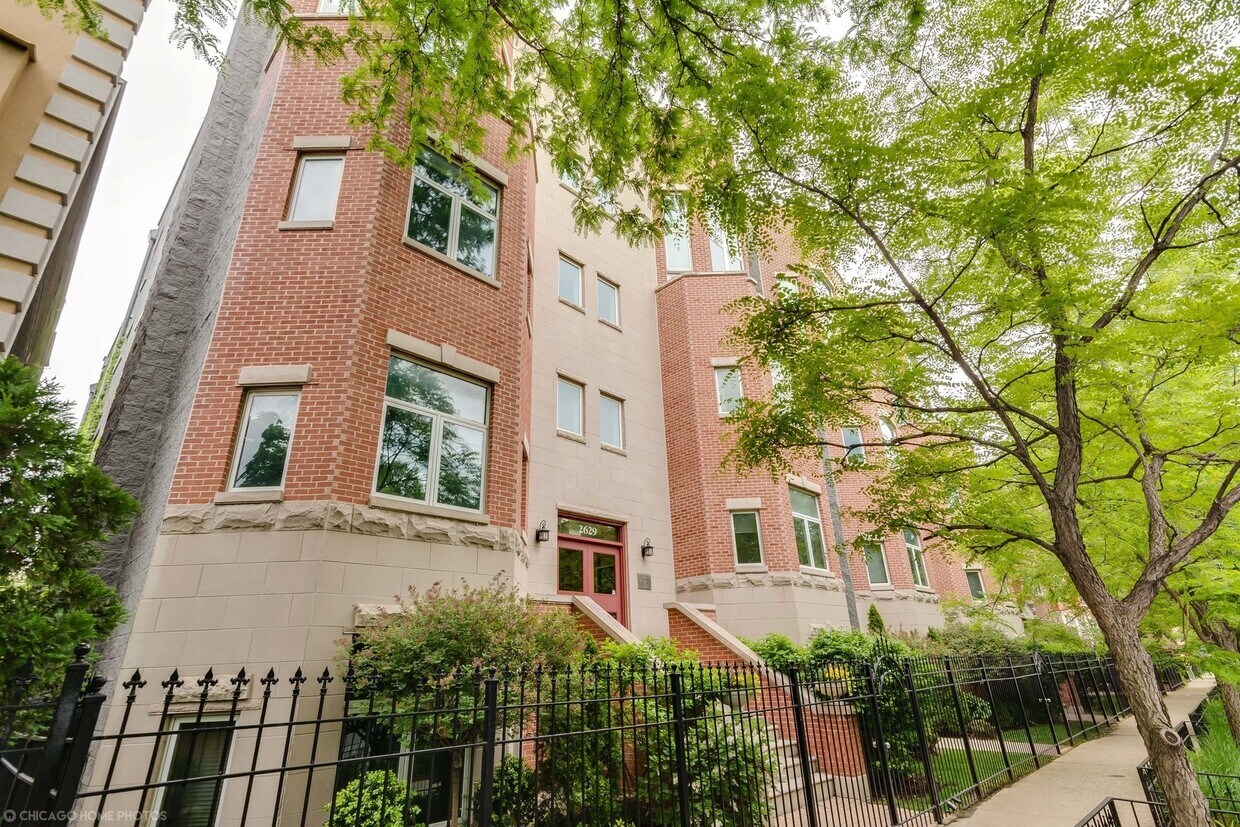 2629 N Ashland Ave Unit 1A, Chicago, IL 60614 Condo for Rent in Chicago, IL