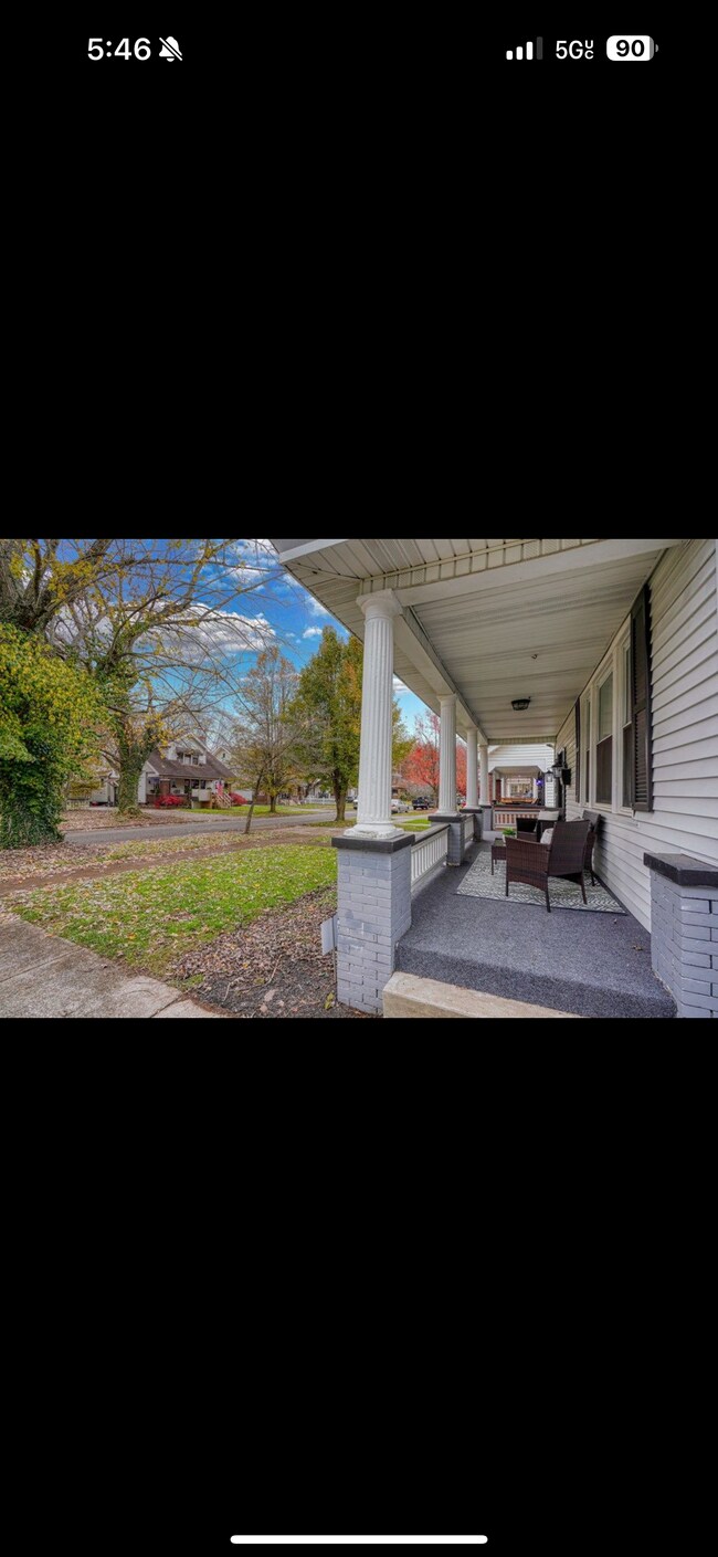 Foto del edificio - 1920 Hutchins St