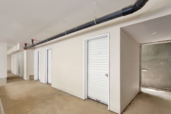 Building Photo - Affordable 2 Bedroom Apartment - Close to WWU