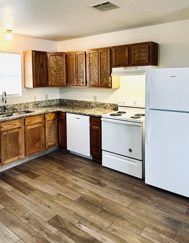 Building Photo - 505 Arch St