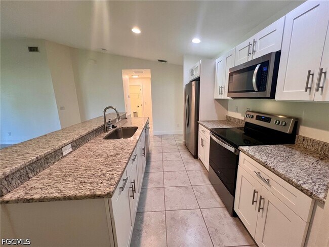 Foto del edificio - 3322 SW 17th Pl