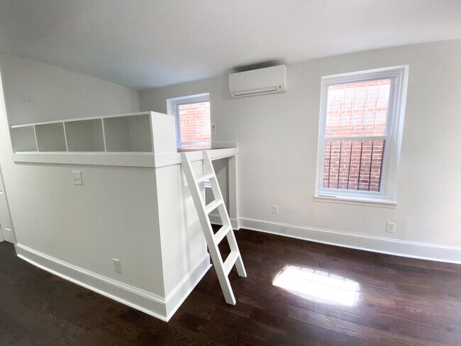 Photo - 1832-34 Callowhill St Apartment