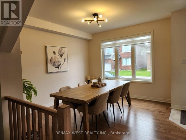 Building Photo - 609 Place De Sandillon