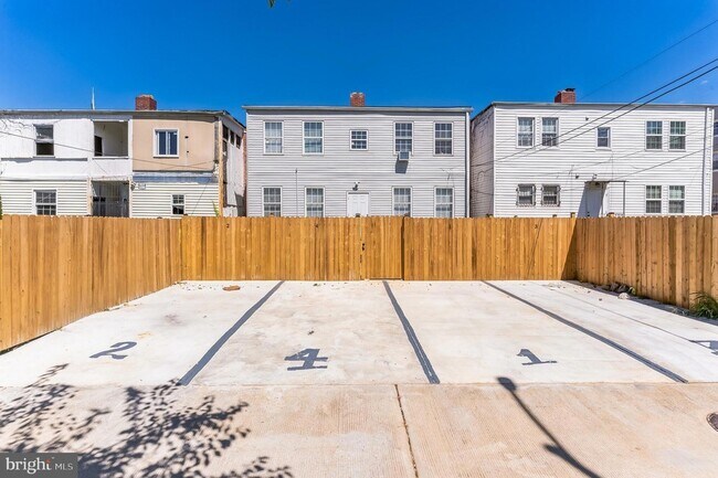 Foto del edificio - 1223 Simms Pl NE