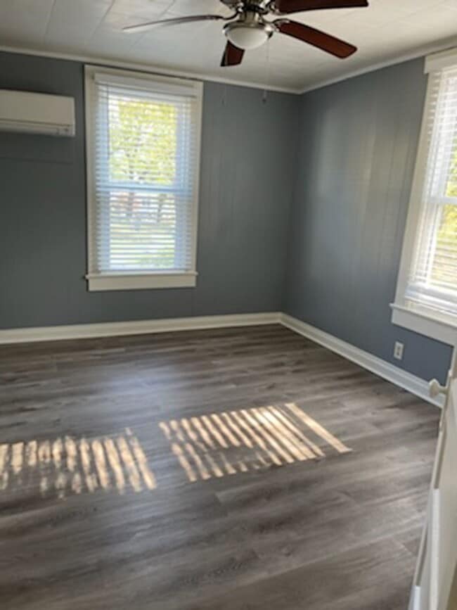 Photo - Great Access to Surrounding Towns!! House