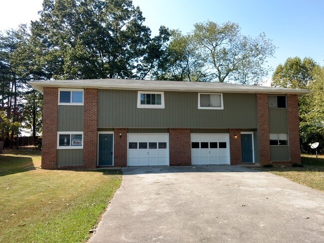 Building Photo - 3993 Harbor Hills Updated Townhome