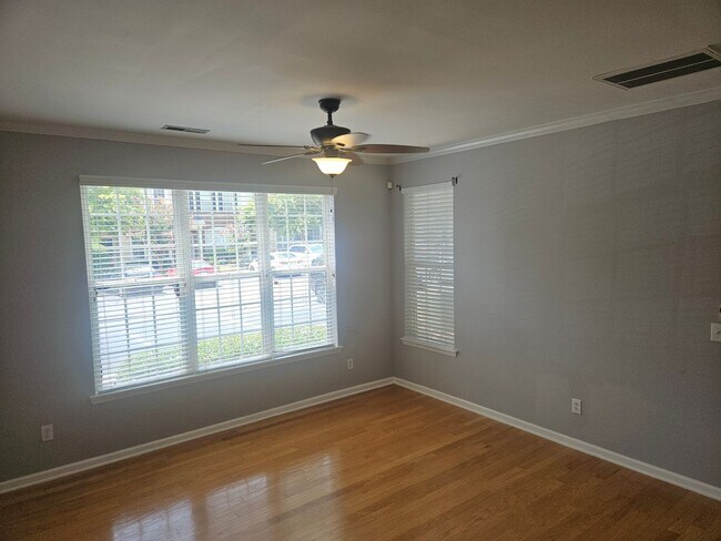 Foto del edificio - 5714 Clearbay Ln