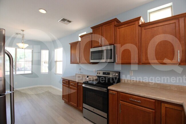 Building Photo - 38032 W Vera Cruz Dr