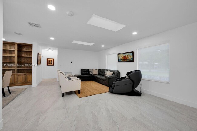 Building Photo - 6860 SW 99th Terrace