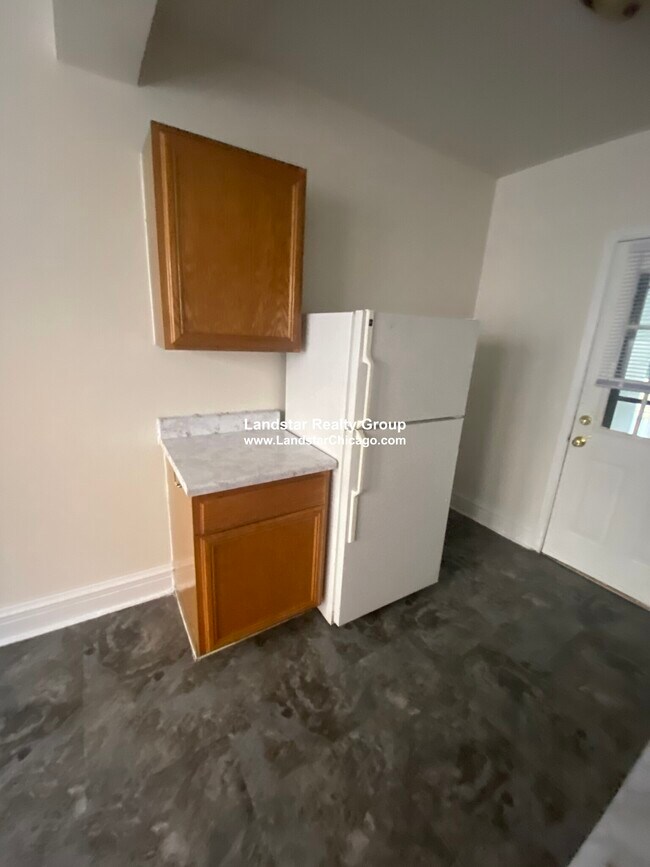 Foto del edificio - 4037 W School St