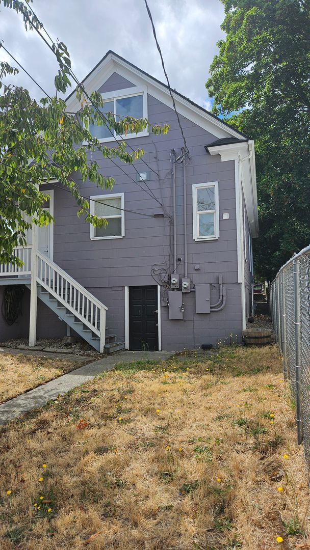 Foto del edificio - Super cute Duplex in Heart of Tacoma (Lower Unit)