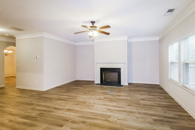 Building Photo - 221 Sableshire Way