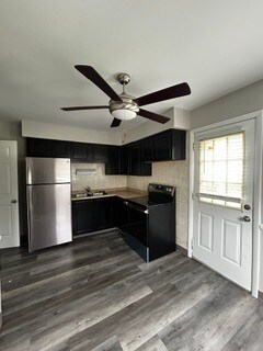 Foto del edificio - Now Leasing 2 Bedroom 1 Bath Townhome
