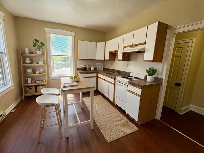 Building Photo - 246-250 S Market Street (PARKING PASS)