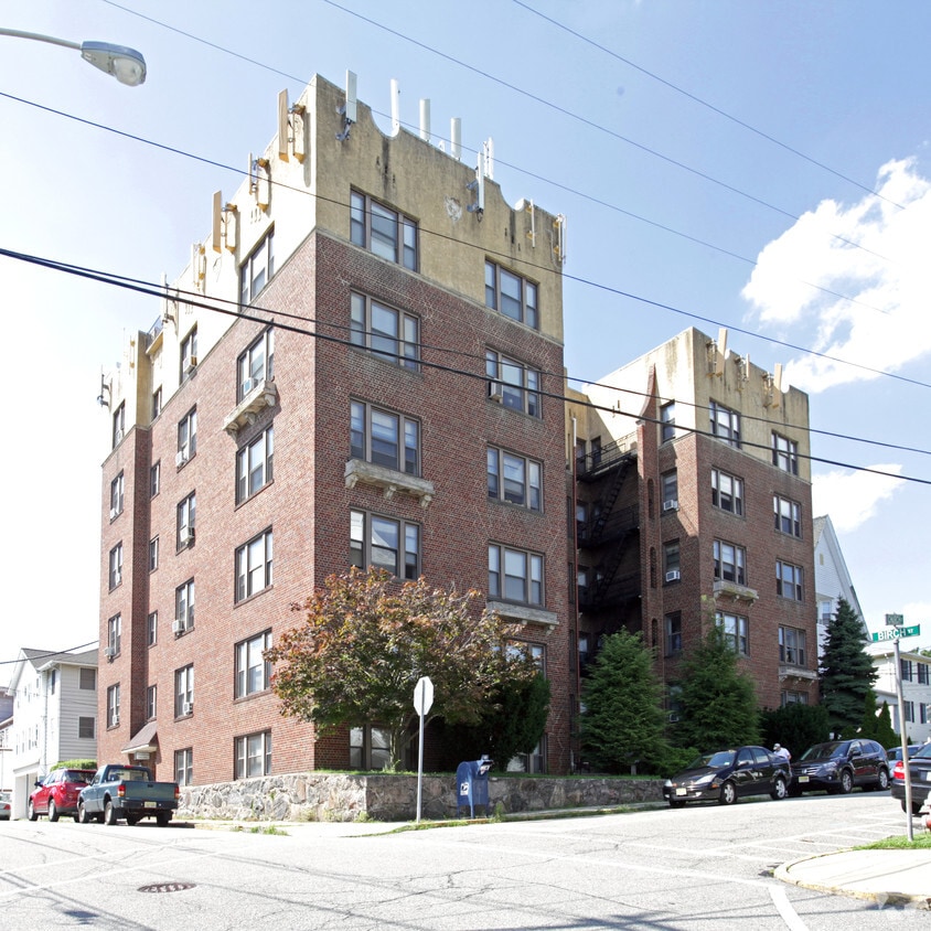 The Pilgrim Apartments in Boonton, NJ