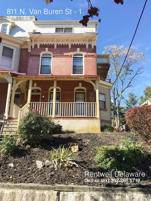 Primary Photo - 811 N Van Buren St