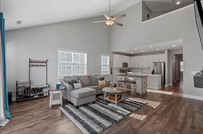 Open Floor Plan - 612 Ravensridge Ln