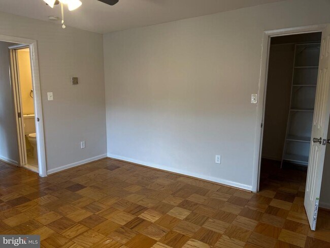 Foto del edificio - 1508 S George Mason Dr