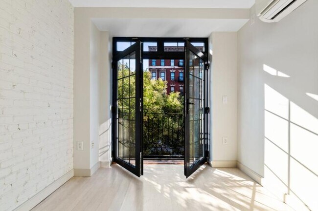 Foto del edificio - 3 bedroom in New York NY 10003