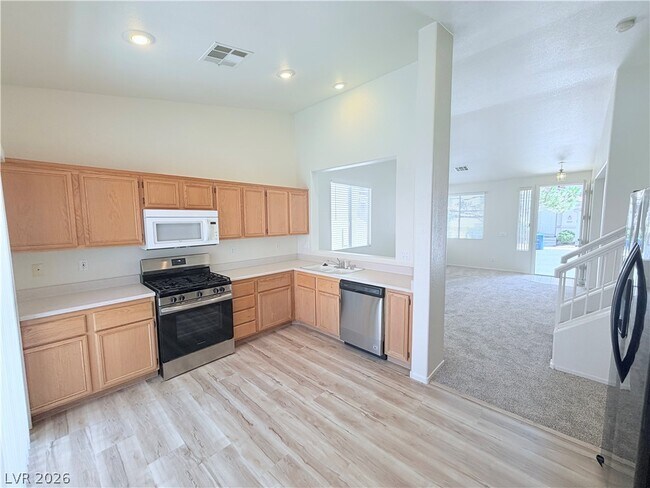 Foto del edificio - 10404 Sloping Hill Ave