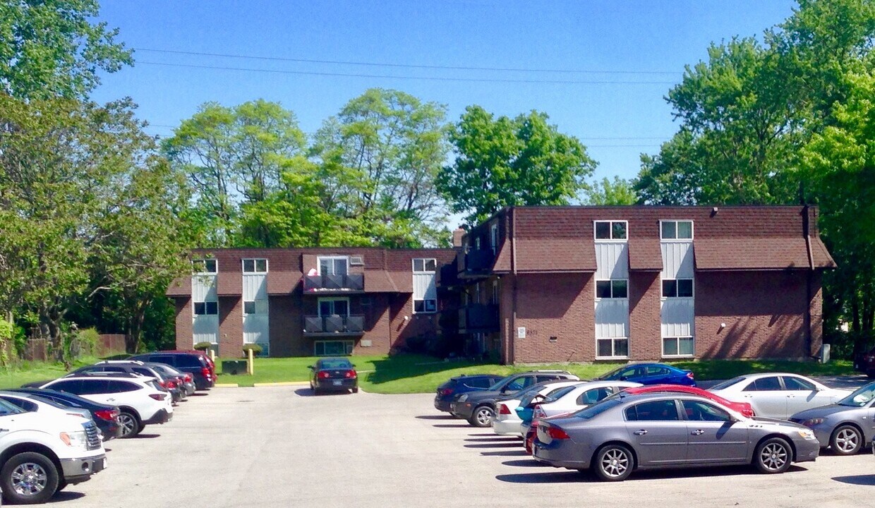 Duncrest Court and Dunn Park Apartments Apartments 63016351 Dunn St